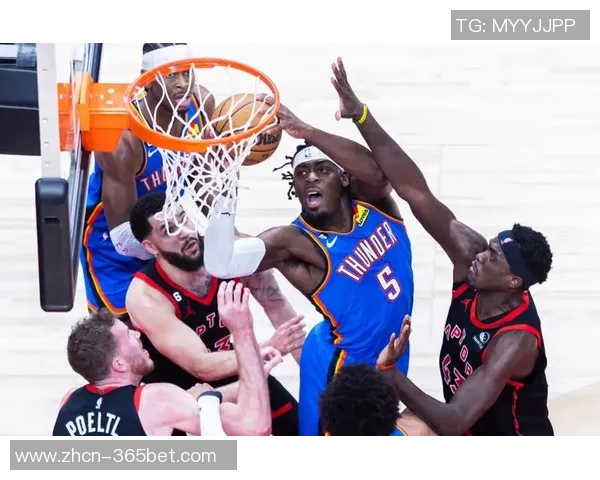 特伦特上篮受伤左小腿被搀扶回更衣室球迷心痛不已